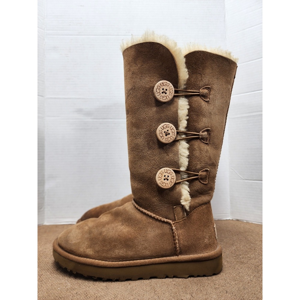 UGG Australia Women's Bailey Button Triplet Suede Fur Boots Size 7